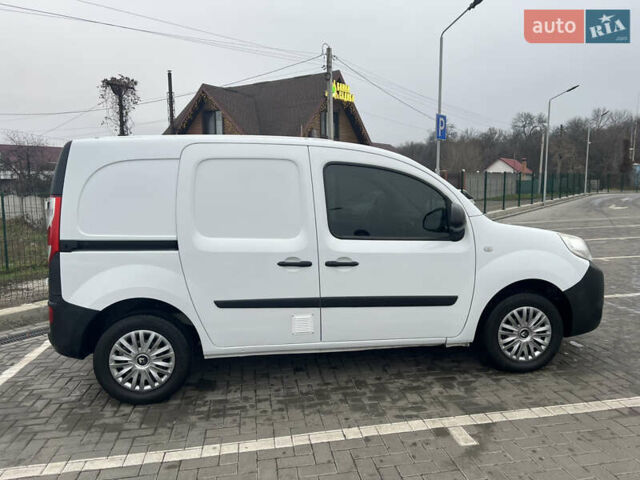 Белый Рено Кенгу, объемом двигателя 1.5 л и пробегом 188 тыс. км за 8000 $, фото 5 на Automoto.ua