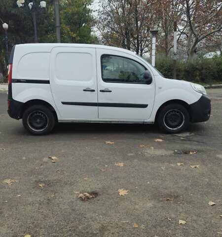 Белый Рено Кенгу, объемом двигателя 1.46 л и пробегом 236 тыс. км за 6500 $, фото 2 на Automoto.ua