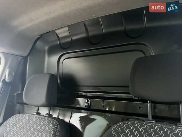 Белый Рено Кенгу, объемом двигателя 1.5 л и пробегом 188 тыс. км за 8000 $, фото 12 на Automoto.ua