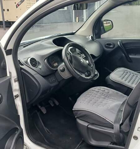 Рено Кєнгу 2015 у Броварах на Automoto.ua Білий Рено Кєнгу, об'ємом двигуна 1.46 л та пробігом 225 тис. км за 8500 $, фото 2 на Automoto.ua