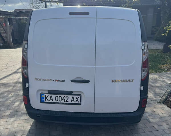 Белый Рено Кенгу, объемом двигателя 1.46 л и пробегом 328 тыс. км за 6800 $, фото 4 на Automoto.ua