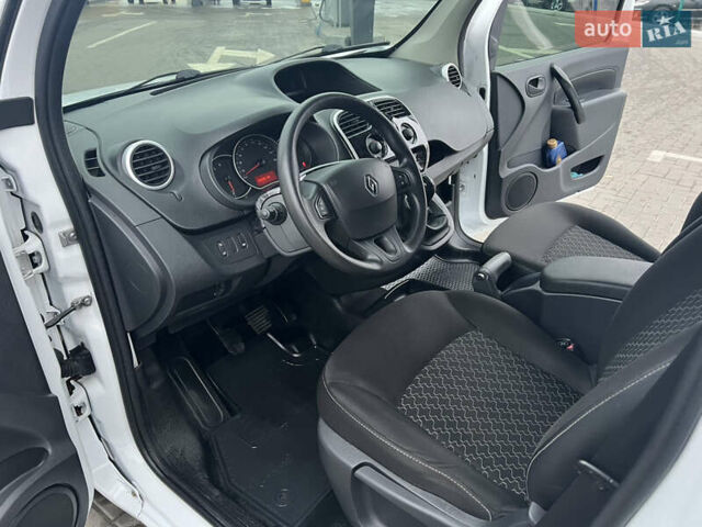 Белый Рено Кенгу, объемом двигателя 1.5 л и пробегом 188 тыс. км за 8000 $, фото 10 на Automoto.ua