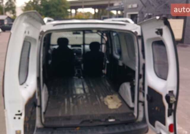 Рено Кєнгу 2015 у Броварах на Automoto.ua Білий Рено Кєнгу, об'ємом двигуна 1.46 л та пробігом 225 тис. км за 8500 $, фото 13 на Automoto.ua