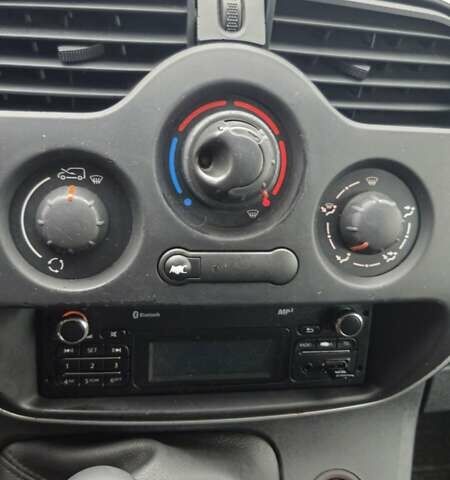 Белый Рено Кенгу, объемом двигателя 1.46 л и пробегом 236 тыс. км за 6500 $, фото 12 на Automoto.ua