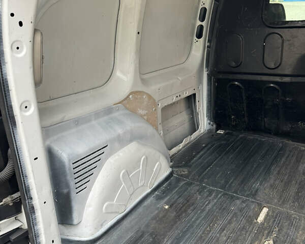 Белый Рено Кенгу, объемом двигателя 1.46 л и пробегом 328 тыс. км за 6800 $, фото 8 на Automoto.ua