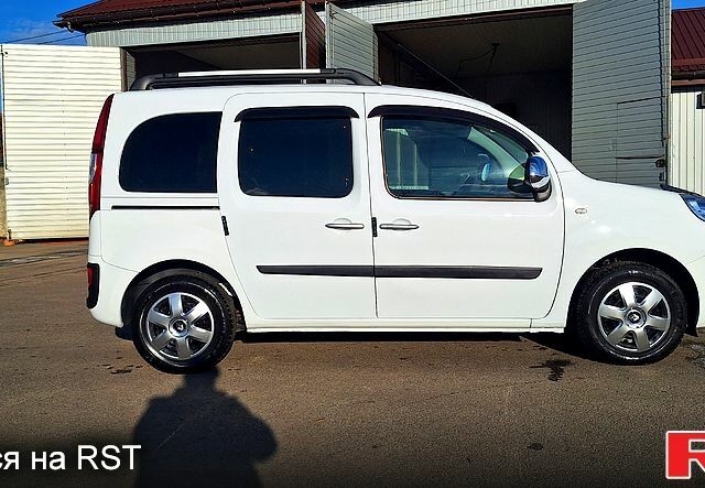 Білий Рено Кєнгу, об'ємом двигуна 1.5 л та пробігом 64 тис. км за 12500 $, фото 4 на Automoto.ua