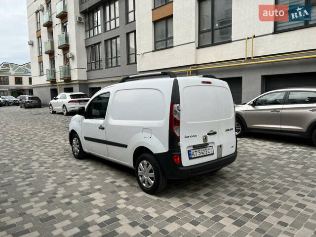 Белый Рено Кенгу, объемом двигателя 1.46 л и пробегом 277 тыс. км за 6450 $, фото 6 на Automoto.ua