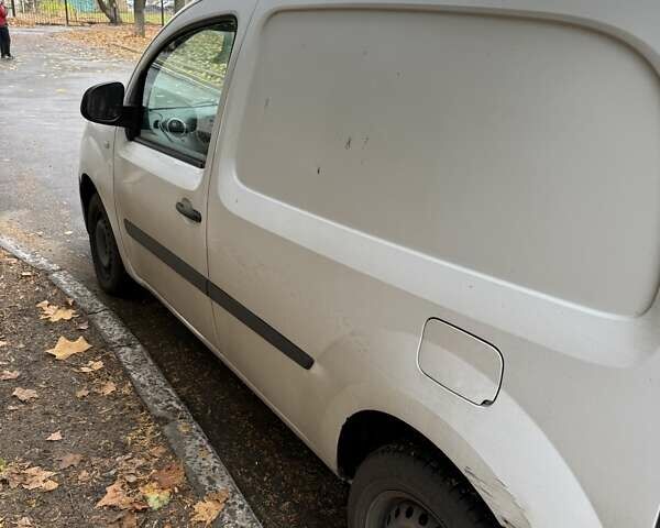 Белый Рено Кенгу, объемом двигателя 1.46 л и пробегом 330 тыс. км за 5200 $, фото 1 на Automoto.ua