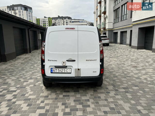 Белый Рено Кенгу, объемом двигателя 1.46 л и пробегом 277 тыс. км за 6450 $, фото 5 на Automoto.ua
