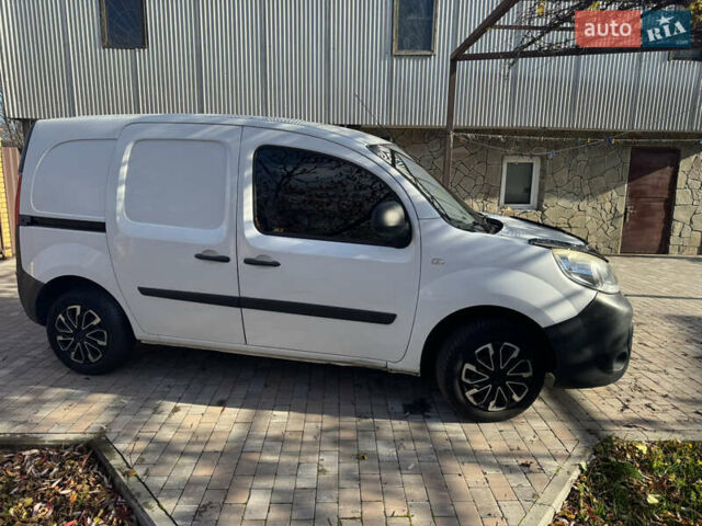 Белый Рено Кенгу, объемом двигателя 1.46 л и пробегом 328 тыс. км за 6800 $, фото 3 на Automoto.ua