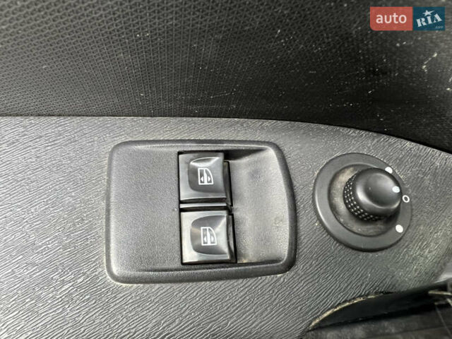 Белый Рено Кенгу, объемом двигателя 1.46 л и пробегом 277 тыс. км за 6450 $, фото 12 на Automoto.ua