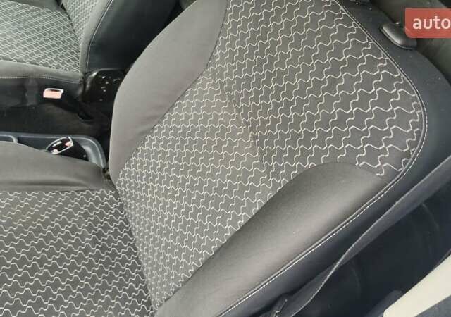 Белый Рено Кенгу, объемом двигателя 1.46 л и пробегом 236 тыс. км за 6500 $, фото 13 на Automoto.ua