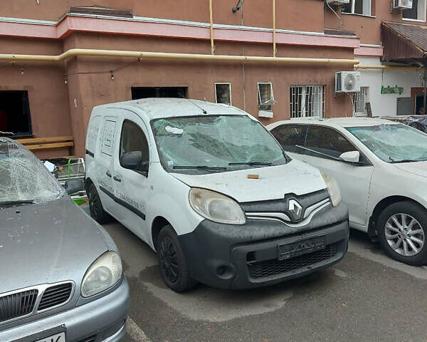 Белый Рено Кенгу, объемом двигателя 1.5 л и пробегом 300 тыс. км за 2500 $, фото 1 на Automoto.ua