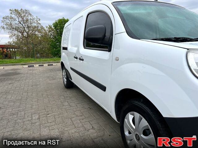 Белый Рено Кенгу, объемом двигателя 1.5 л и пробегом 230 тыс. км за 7600 $, фото 6 на Automoto.ua
