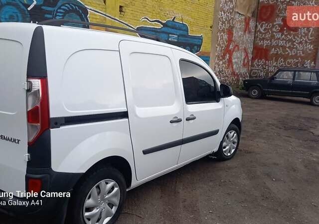 Белый Рено Кенгу, объемом двигателя 1.46 л и пробегом 276 тыс. км за 9000 $, фото 2 на Automoto.ua