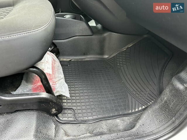 Білий Рено Кєнгу, об'ємом двигуна 1.5 л та пробігом 195 тис. км за 8200 $, фото 55 на Automoto.ua