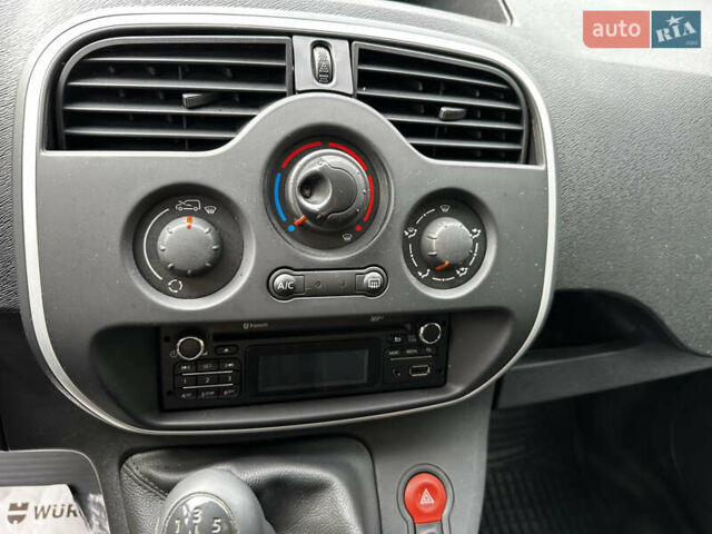 Білий Рено Кєнгу, об'ємом двигуна 1.5 л та пробігом 195 тис. км за 8200 $, фото 45 на Automoto.ua