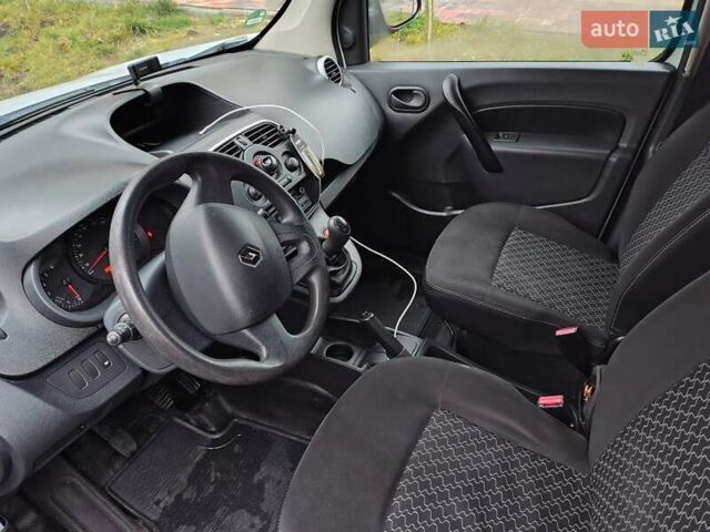 Белый Рено Кенгу, объемом двигателя 1.46 л и пробегом 201 тыс. км за 8000 $, фото 16 на Automoto.ua