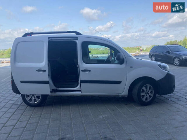 Белый Рено Кенгу, объемом двигателя 1.46 л и пробегом 201 тыс. км за 8000 $, фото 2 на Automoto.ua