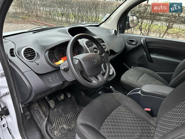 Білий Рено Кєнгу, об'ємом двигуна 1.5 л та пробігом 211 тис. км за 7999 $, фото 34 на Automoto.ua
