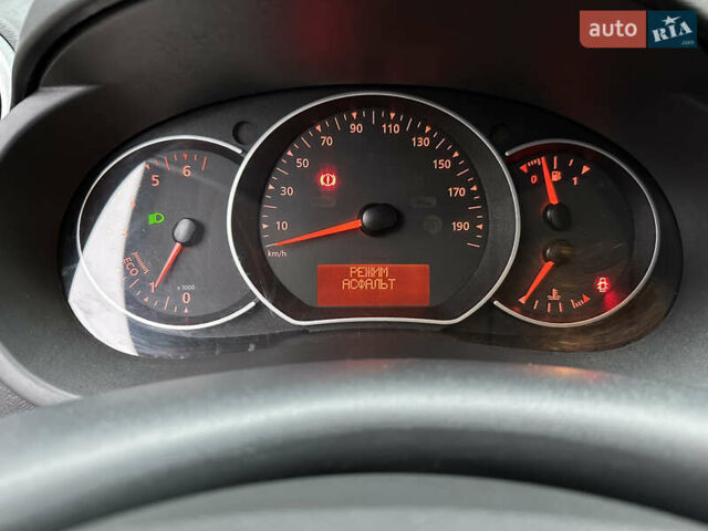 Білий Рено Кєнгу, об'ємом двигуна 1.5 л та пробігом 211 тис. км за 7999 $, фото 30 на Automoto.ua