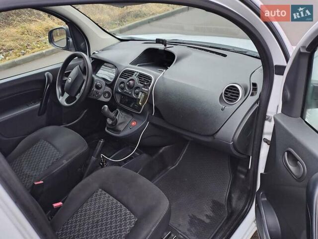 Белый Рено Кенгу, объемом двигателя 1.46 л и пробегом 201 тыс. км за 8000 $, фото 14 на Automoto.ua