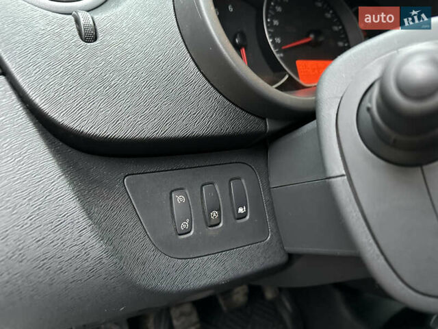 Білий Рено Кєнгу, об'ємом двигуна 1.5 л та пробігом 211 тис. км за 7999 $, фото 20 на Automoto.ua