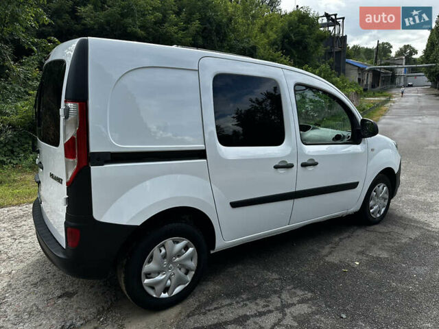 Білий Рено Кєнгу, об'ємом двигуна 1.5 л та пробігом 195 тис. км за 8200 $, фото 4 на Automoto.ua