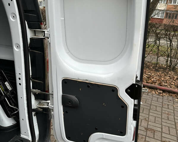 Білий Рено Кєнгу, об'ємом двигуна 1.5 л та пробігом 211 тис. км за 7999 $, фото 22 на Automoto.ua