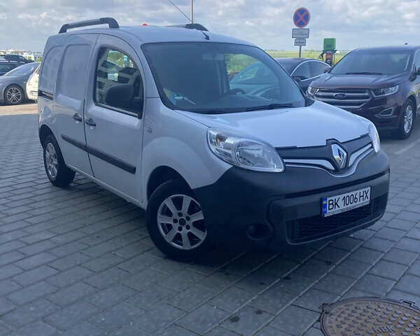 Белый Рено Кенгу, объемом двигателя 1.46 л и пробегом 201 тыс. км за 8000 $, фото 4 на Automoto.ua