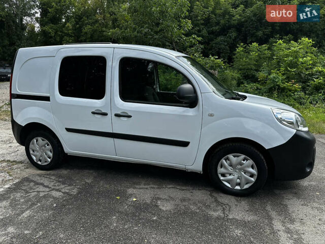 Білий Рено Кєнгу, об'ємом двигуна 1.5 л та пробігом 195 тис. км за 8200 $, фото 3 на Automoto.ua