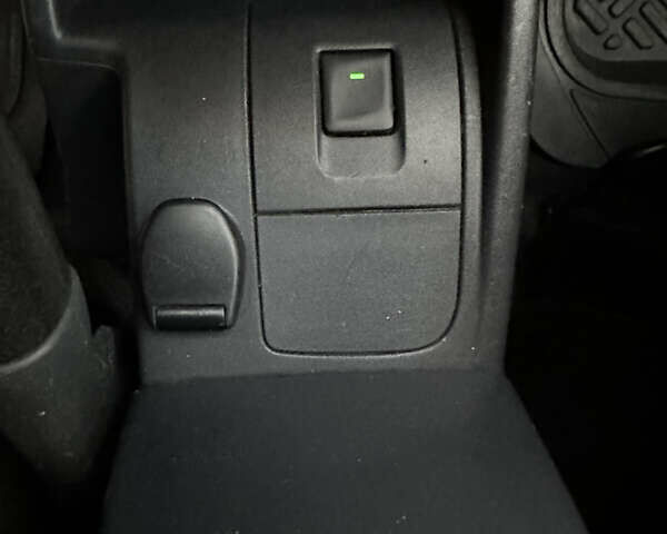 Білий Рено Кєнгу, об'ємом двигуна 1.5 л та пробігом 211 тис. км за 7999 $, фото 31 на Automoto.ua