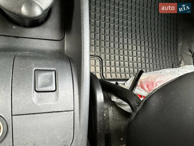 Білий Рено Кєнгу, об'ємом двигуна 1.5 л та пробігом 195 тис. км за 8200 $, фото 47 на Automoto.ua