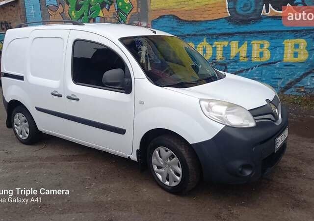 Белый Рено Кенгу, объемом двигателя 1.46 л и пробегом 276 тыс. км за 9000 $, фото 3 на Automoto.ua