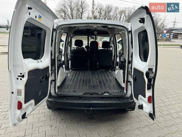 Белый Рено Кенгу, объемом двигателя 1.5 л и пробегом 205 тыс. км за 9600 $, фото 14 на Automoto.ua