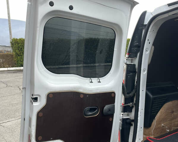 Белый Рено Кенгу, объемом двигателя 1.46 л и пробегом 161 тыс. км за 8200 $, фото 20 на Automoto.ua