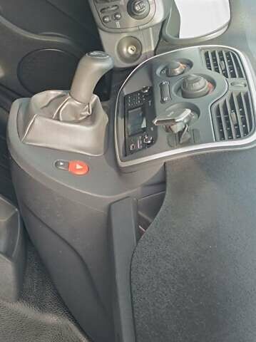 Білий Рено Кєнгу, об'ємом двигуна 1.46 л та пробігом 150 тис. км за 9199 $, фото 13 на Automoto.ua