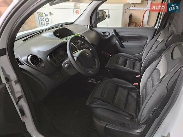 Білий Рено Кєнгу, об'ємом двигуна 0 л та пробігом 89 тис. км за 9000 $, фото 5 на Automoto.ua
