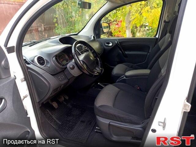 Білий Рено Кєнгу, об'ємом двигуна 1.5 л та пробігом 260 тис. км за 11550 $, фото 9 на Automoto.ua