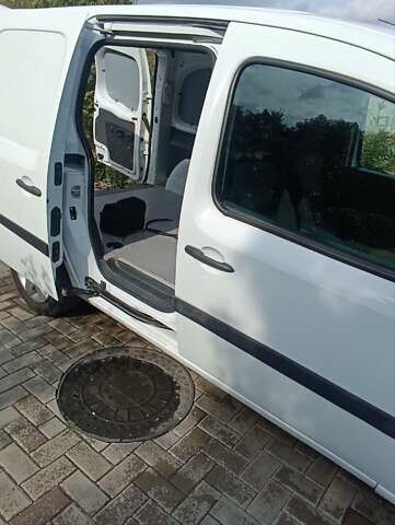 Білий Рено Кєнгу, об'ємом двигуна 1.46 л та пробігом 150 тис. км за 9199 $, фото 11 на Automoto.ua