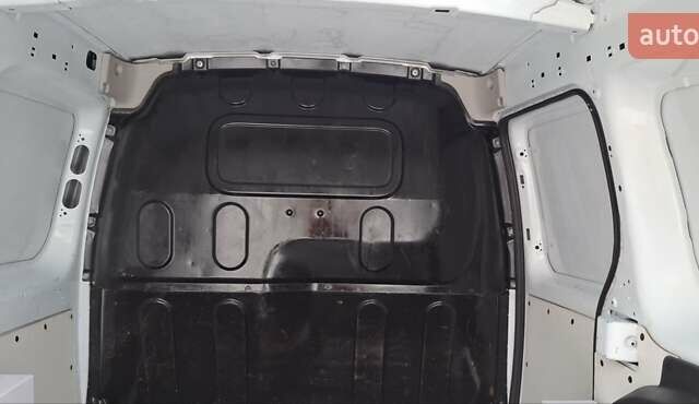 Білий Рено Кєнгу, об'ємом двигуна 0 л та пробігом 52 тис. км за 9800 $, фото 10 на Automoto.ua