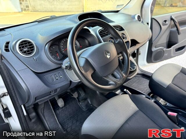 Белый Рено Кенгу, объемом двигателя 1.5 л и пробегом 230 тыс. км за 7400 $, фото 10 на Automoto.ua