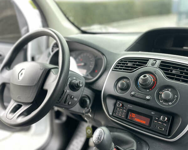 Белый Рено Кенгу, объемом двигателя 1.46 л и пробегом 161 тыс. км за 8200 $, фото 9 на Automoto.ua