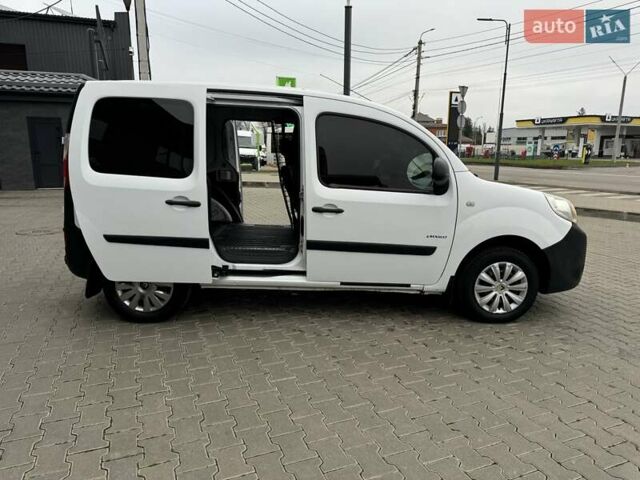 Белый Рено Кенгу, объемом двигателя 1.5 л и пробегом 205 тыс. км за 9600 $, фото 7 на Automoto.ua