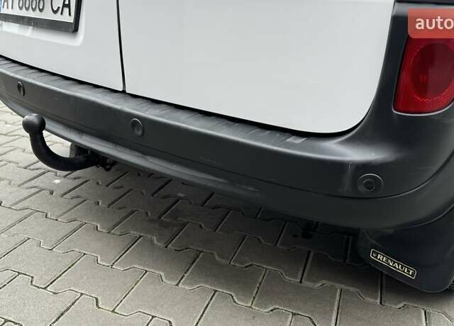 Белый Рено Кенгу, объемом двигателя 1.5 л и пробегом 205 тыс. км за 9600 $, фото 22 на Automoto.ua