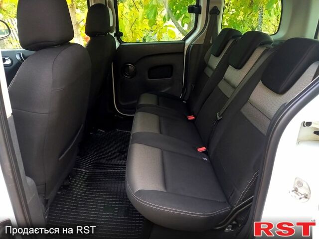 Білий Рено Кєнгу, об'ємом двигуна 1.5 л та пробігом 260 тис. км за 11550 $, фото 11 на Automoto.ua