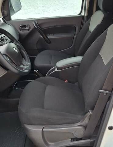 Білий Рено Кєнгу, об'ємом двигуна 0 л та пробігом 52 тис. км за 9800 $, фото 6 на Automoto.ua