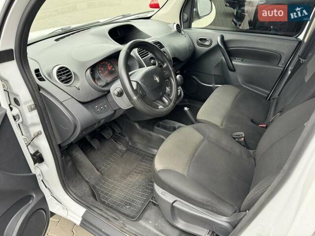 Белый Рено Кенгу, объемом двигателя 1.5 л и пробегом 205 тыс. км за 9600 $, фото 9 на Automoto.ua