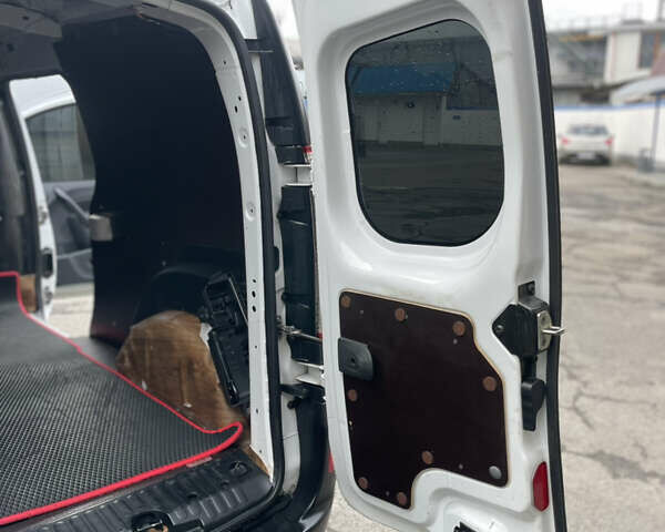 Белый Рено Кенгу, объемом двигателя 1.46 л и пробегом 161 тыс. км за 8200 $, фото 19 на Automoto.ua