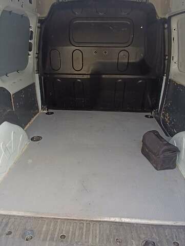 Білий Рено Кєнгу, об'ємом двигуна 1.46 л та пробігом 150 тис. км за 9199 $, фото 7 на Automoto.ua